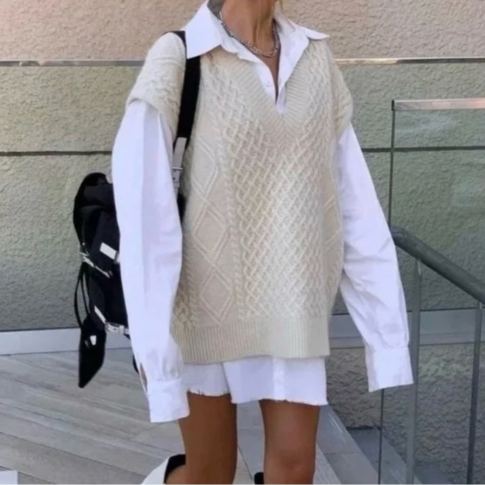 The Frankie Shop Cable Knit Sweater Vest in Cream Size XS/S